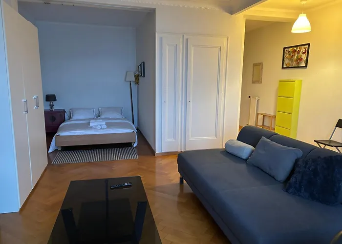 Between The Train Station And Saint Francois Lozanna